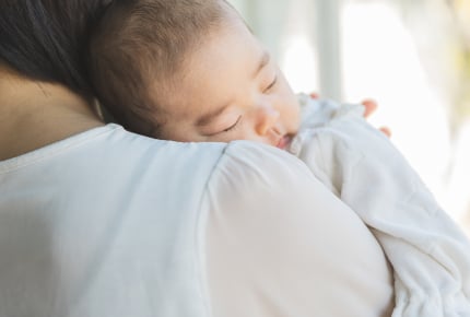 生まれて2週間の赤ちゃんを家に連れてくるように言う義両親。行きたくないママはどうやって断ればいい?