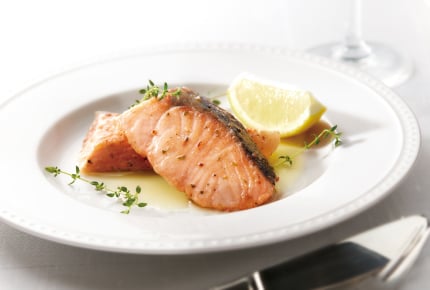 中高生男子の夕食には肉料理は必要なの?魚メインの食事にダメ出しされたママが、今後できることとは
