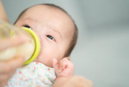 作り置きミルクは絶対ダメ? ママたちの救世主「液体ミルク」を使ってみて