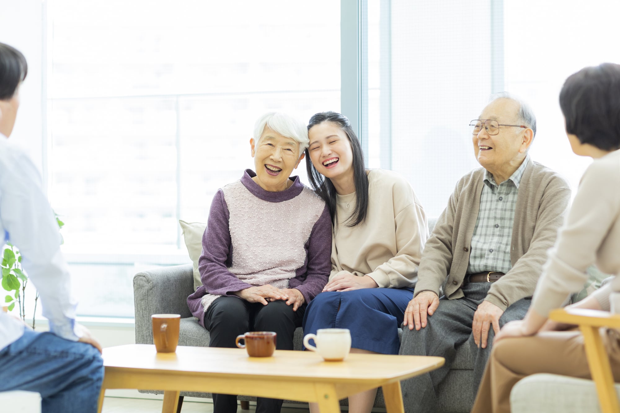 コロナの感染拡大が続くなかでも孫に会いたいという両親 会ったほうがいい ママたちの葛藤 ママスタセレクト