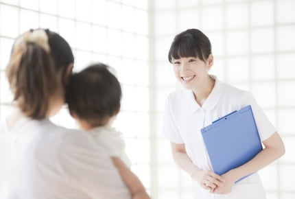動き回る2歳の子どもを連れて妊婦健診に行きたい!何かいい方法はある?