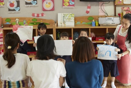 トークテーマは「ダンナとのなれそめ」。伝統ある園が行う驚きの保護者懇親会とは