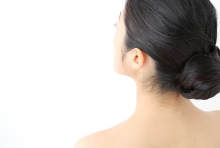 35歳だったら黒髪と茶髪ではどちらが老けて見える?大切なのは髪の色ではないとの意見も