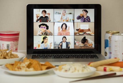外出自粛をきっかけに広まった「オンラインママ会」。その実態と参加したママたちの本音とは