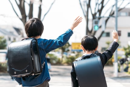 歩くのが遅い新1年生。一緒に登校してくれる近所の子についていけない……。ママができることとは