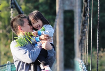 一人っ子の子どもを溺愛しがちなのはママではなくパパ?ママたちが語る、子どもを愛するパパの姿とは