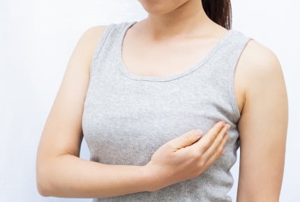 おっぱいが垂れたのは授乳のせい?垂れたおっぱいは今から改善できるの?