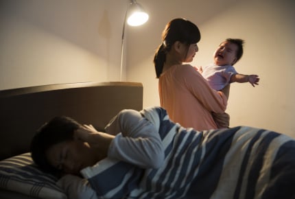 子どもの夜泣きに「うるさい」と言う旦那さん。どう対処したらいい?
