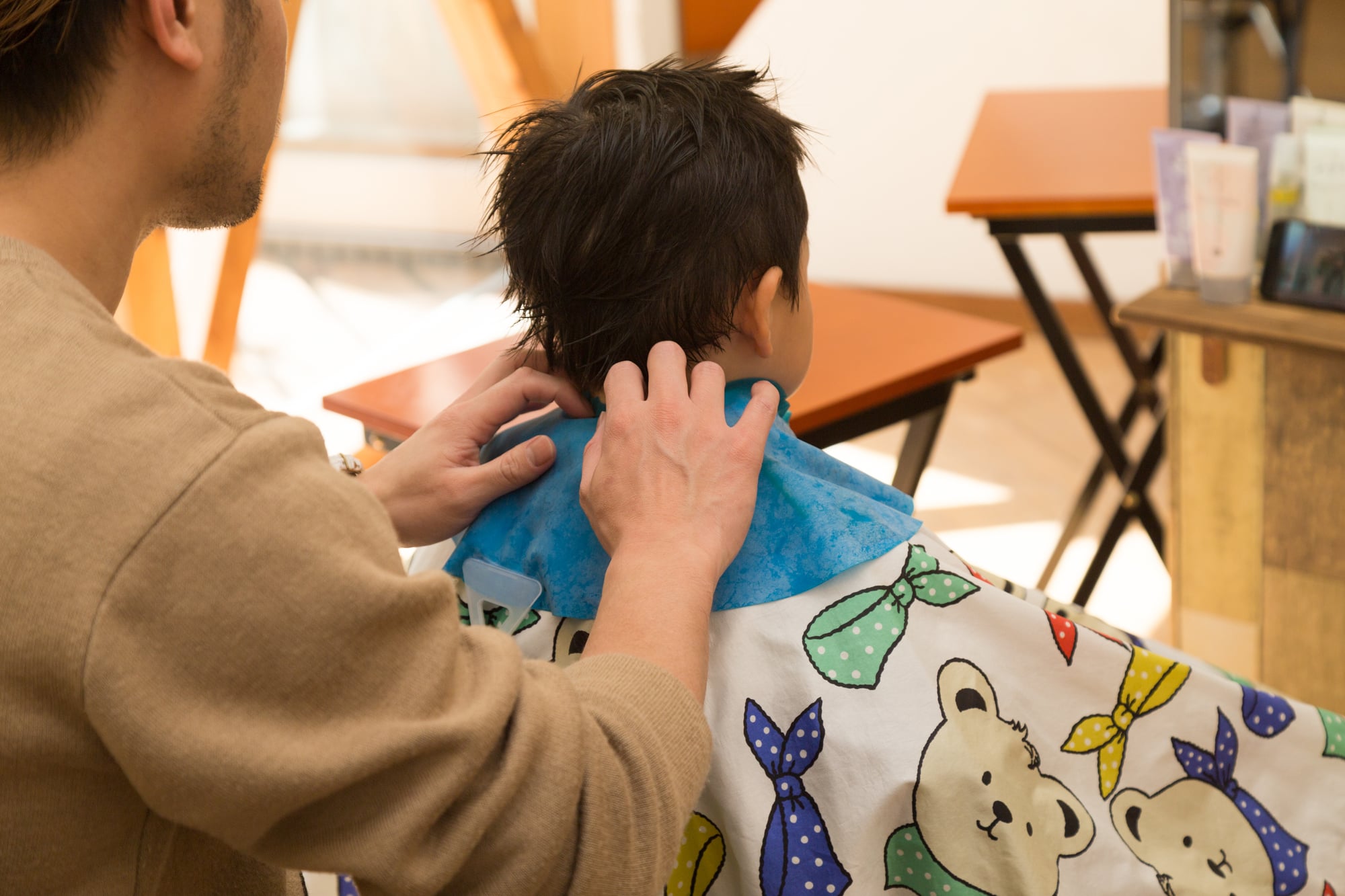 男の子の散髪はオーダーが難しい イメージ通りの髪型にしてもらうための方法は ママスタセレクト