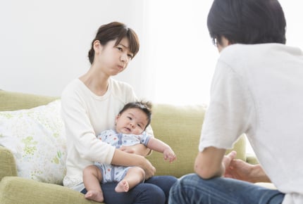 赤ちゃんを見にきたい義母に「嫁の機嫌が悪いから無理」と断った旦那。「デリカシーがなさすぎる!」と怒りの声も