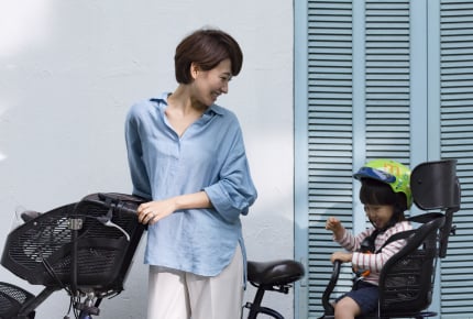 子ども乗せ自転車。買うなら電動アシスト自転車が良い?ママたちの回答とは