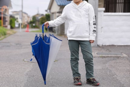 子どもたちはなぜ傘で遊ぶの?傘を大切に使うようになる日はいつ?