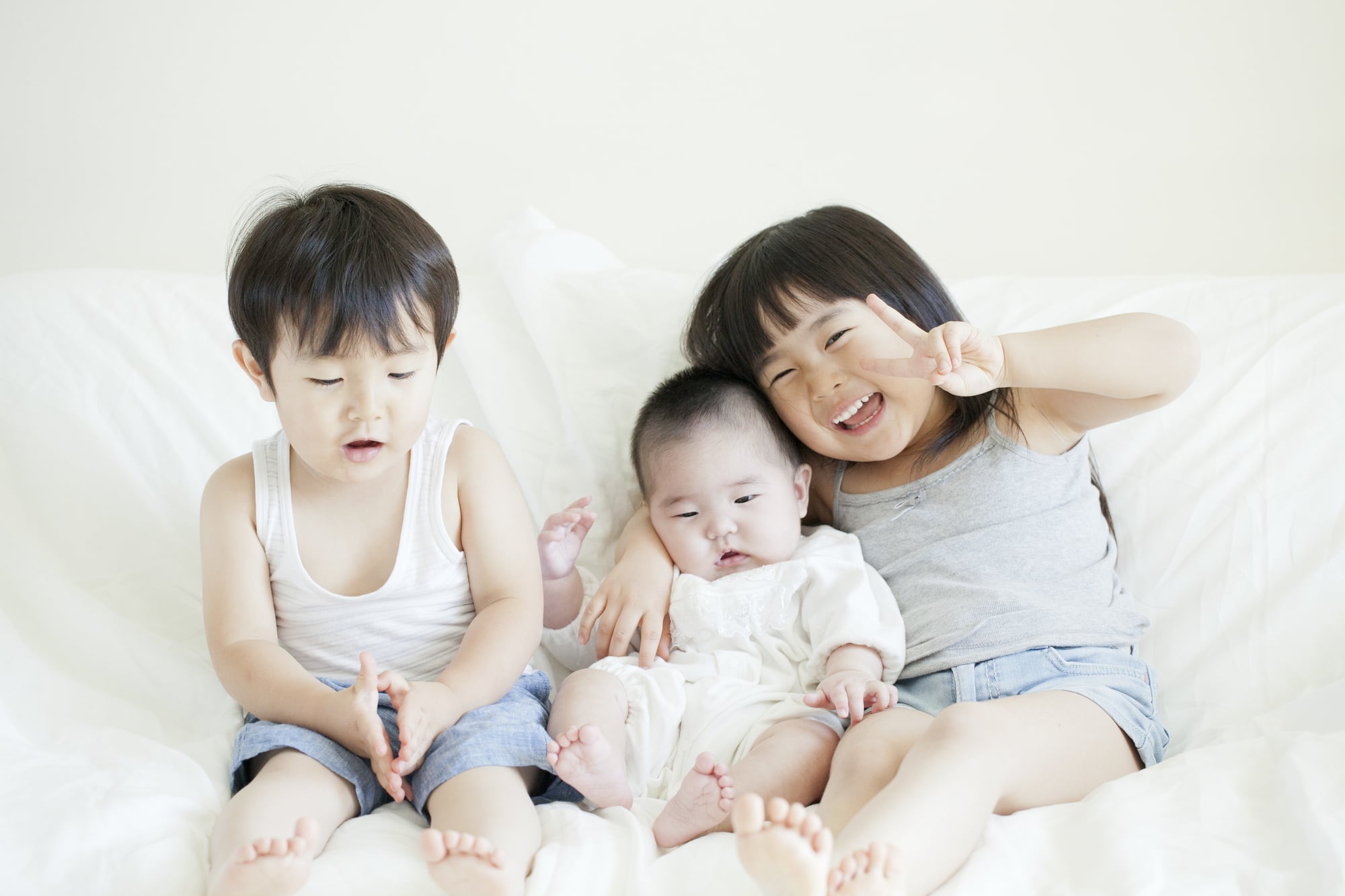 3人きょうだいの真ん中にあたる 中間子 親の愛情不足が大人になった今も重くのしかかる ママスタセレクト