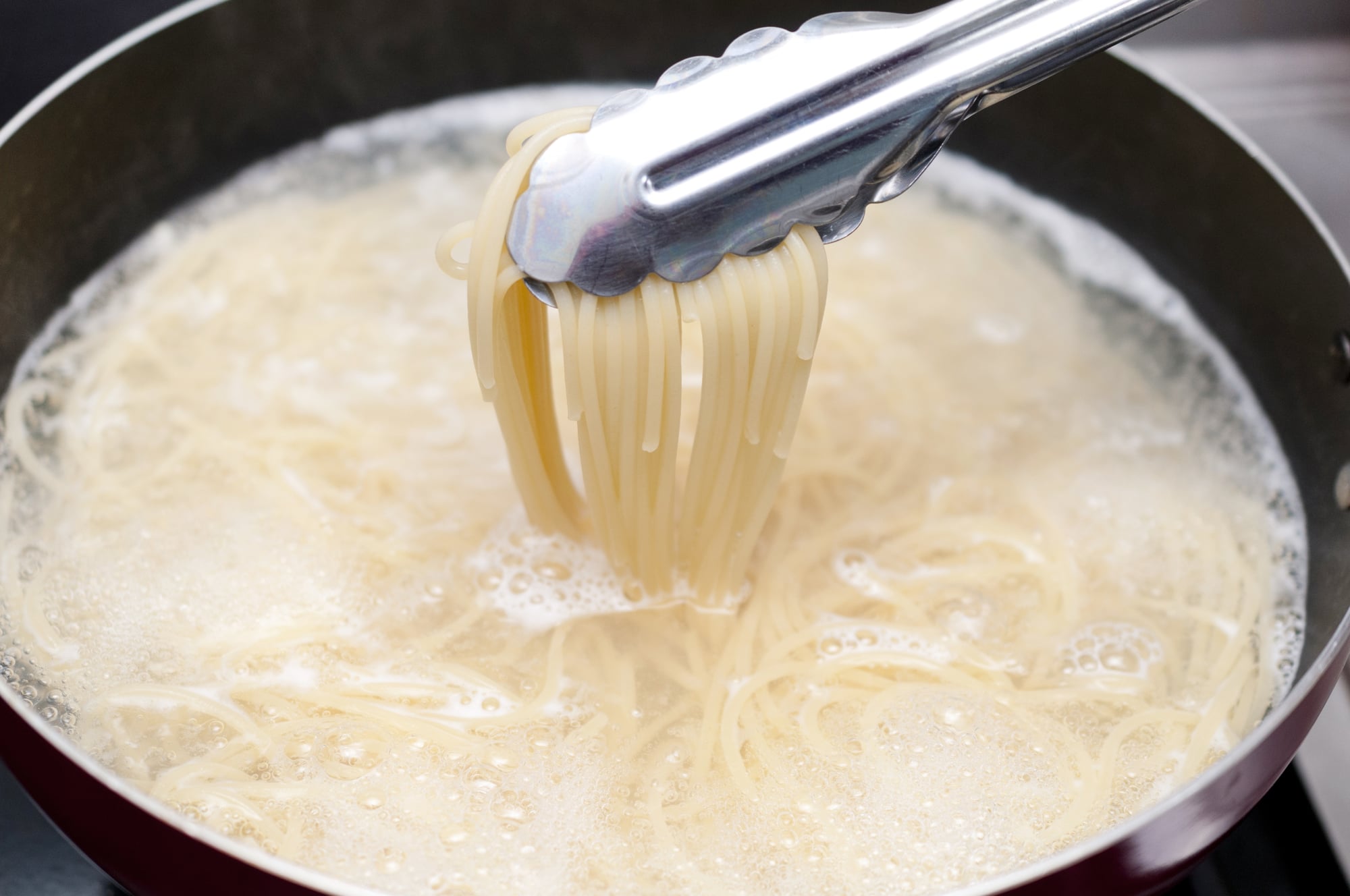 お昼ごはん用にゆでたパスタが一人前余ってしまった 晩ごはんに活用する方法を教えて ママスタセレクト