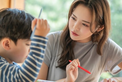 小学生の宿題の丸つけが負担。丸つけはママの宿題ですか?