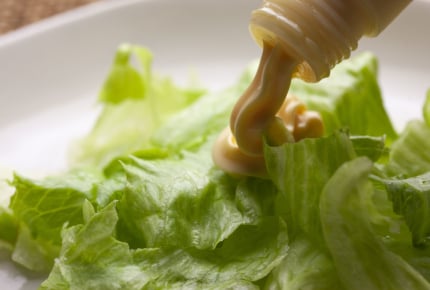 料理の味付けはしているのに調味料をドバドバかけるのはなぜ?どうすればやめさせられる?
