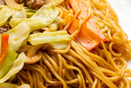焼きそばの粉末ソースが余った……。美味しい活用レシピをご紹介!