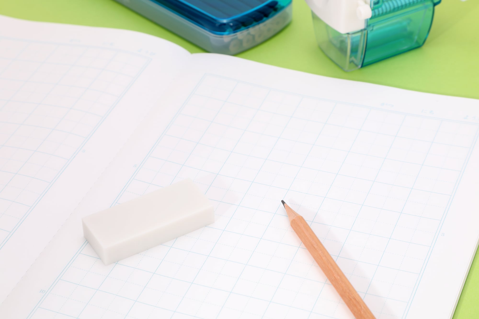 わが子が友達に消しゴムを折られたのに担任は 自分で解決して 小学校ってこうなの ママスタセレクト