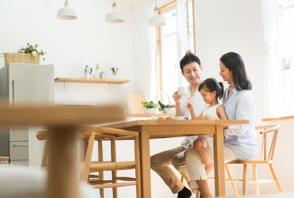 一目惚れした10万円のおしゃれなテーブル、3歳の子どもがいるけれど買うのはアリ?汚れや傷はどう受け入れる?