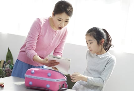 のんびりやの小学生が登校班の集合時間に間に合わない。どうすればスムーズに準備させることができる?