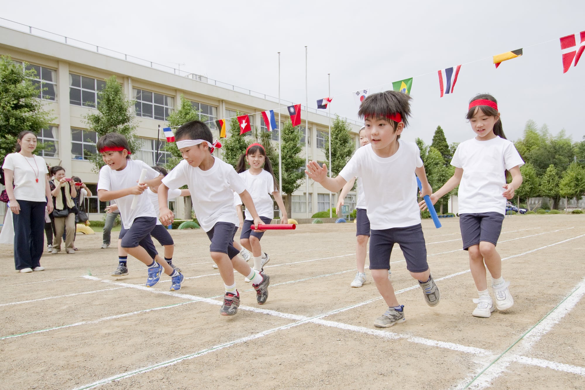 運動会の選手選抜リレーって必要 運動が苦手な子や親へのあてつけのようでイヤ ママスタセレクト