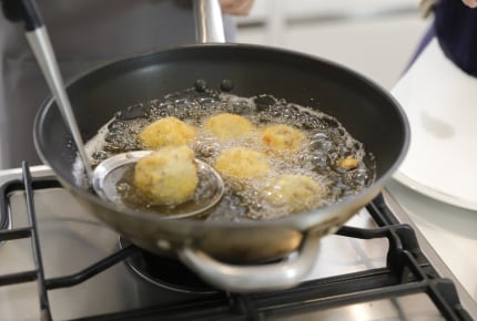 「自宅で揚げ物料理は面倒」ではない!?面倒→便利に変わった人たちの理由
