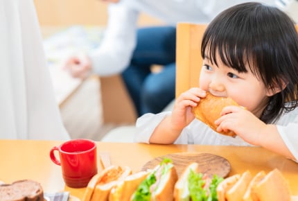2歳になる子どもが食欲旺盛すぎる!こんなに食べて大丈夫?