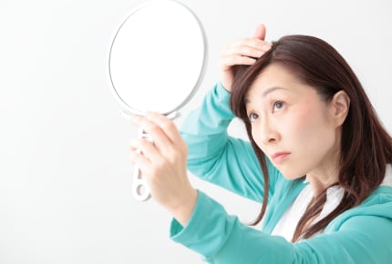30代で髪が薄くなってきた……どうすればいい?ママたちからのSOS
