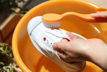 子どもが持ち帰った上靴は誰が洗っている?ママが洗う理由は……
