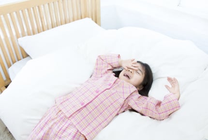 小学生の就寝時間は何時が最適?休日の起床時間は要注意!