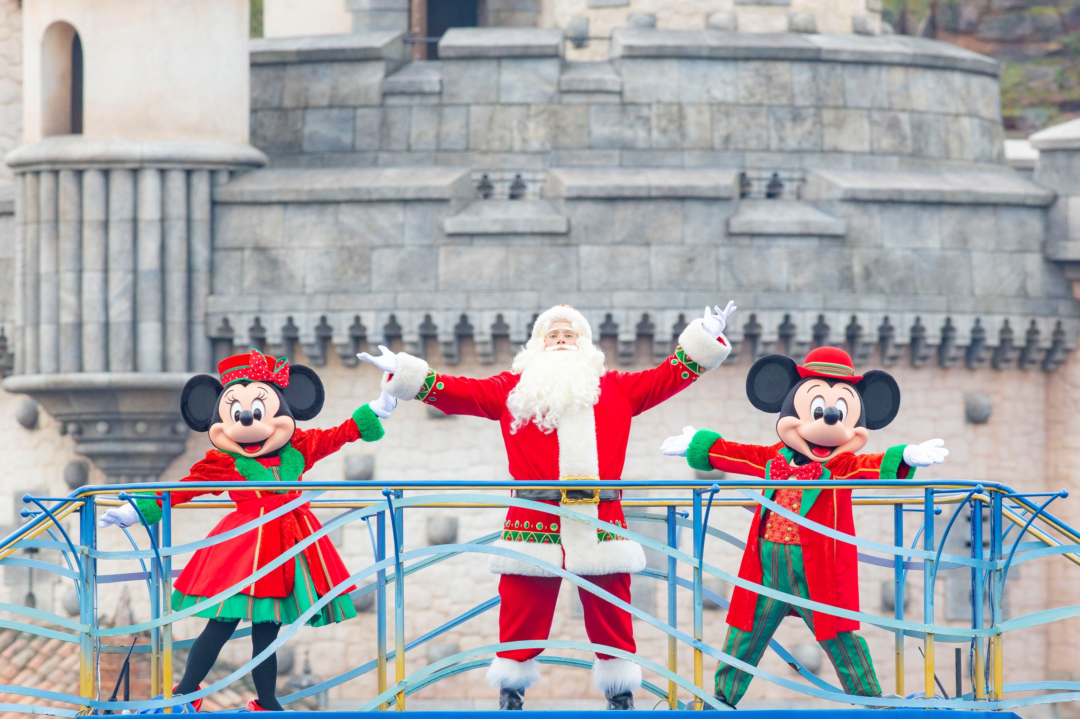 ディズニークリスマス 3年ぶりに開催 東京ディズニーランド ディズニーシーのスペシャルイベント ママスタセレクト