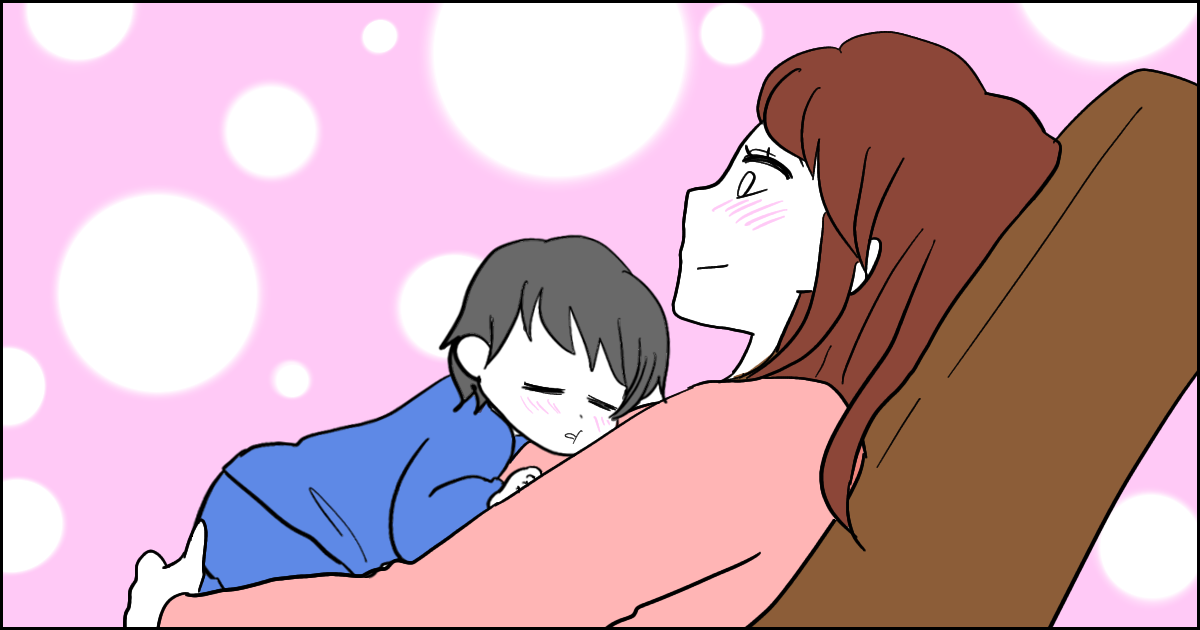 ママのお腹の上でスヤスヤと眠る子どもが愛しい……。心をほっこりさせてくれるエピソード1