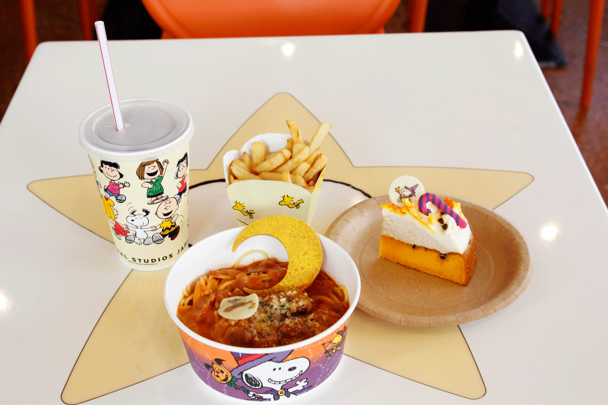 【USJハロウィーン・イベント】かわいい？不気味？ハロウィーンモチーフの限定メニューが勢揃い！ | ママスタセレクト