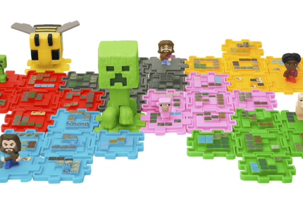 <ハッピーセット>5月16日(金)からは映画「マインクラフト ザ・ムービー」のおもちゃが初登場!