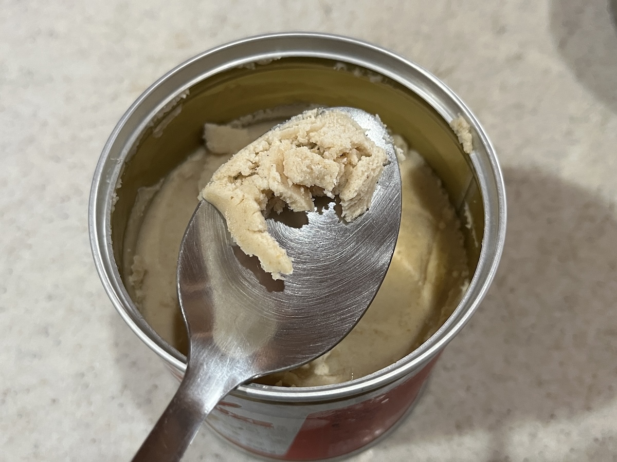 缶タイプの創味シャンタン。(筆者撮影)