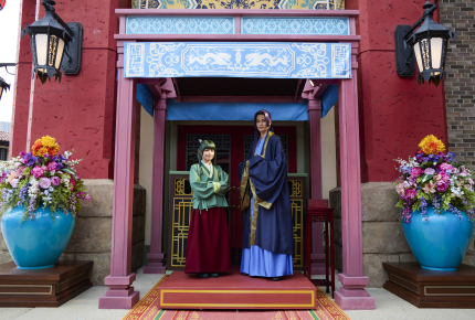 <ユニバーサル・スタジオ・ジャパン>USJ初『薬屋のひとりごと』謎解きで人気キャラに会える!