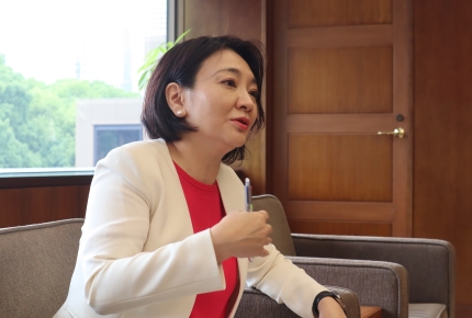 【港区・清家愛区長】第2回　「頼れる人がいない」その声が制度を変えた。ベビーシッター利用支援制度