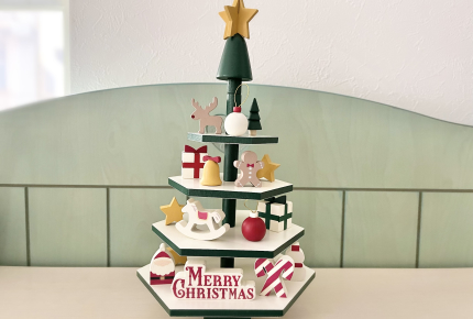 【本音レビュー】3COINSでクリスマス「組み立てツリー」は小柄だけど豪華！パーツ単体でも飾れる