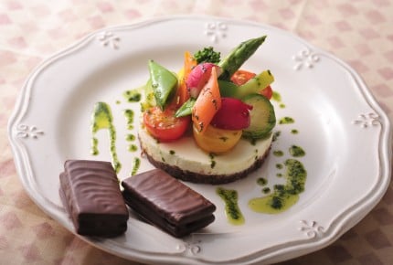 俺のフレンチシェフのレシピ!彩り野菜のレアチーズケーキ
