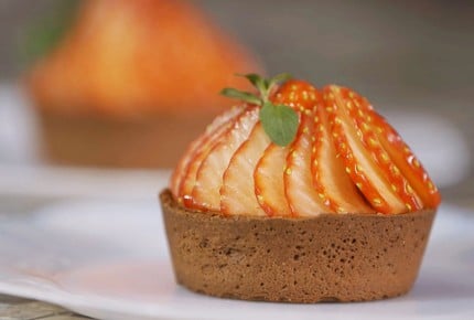 人気ブロガー勇気凛りんの「チョコレートチーズタルト 苺デコカップ」