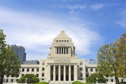 「男性の育児休業取得13%」を目指すも国会議員の取得はNG!?